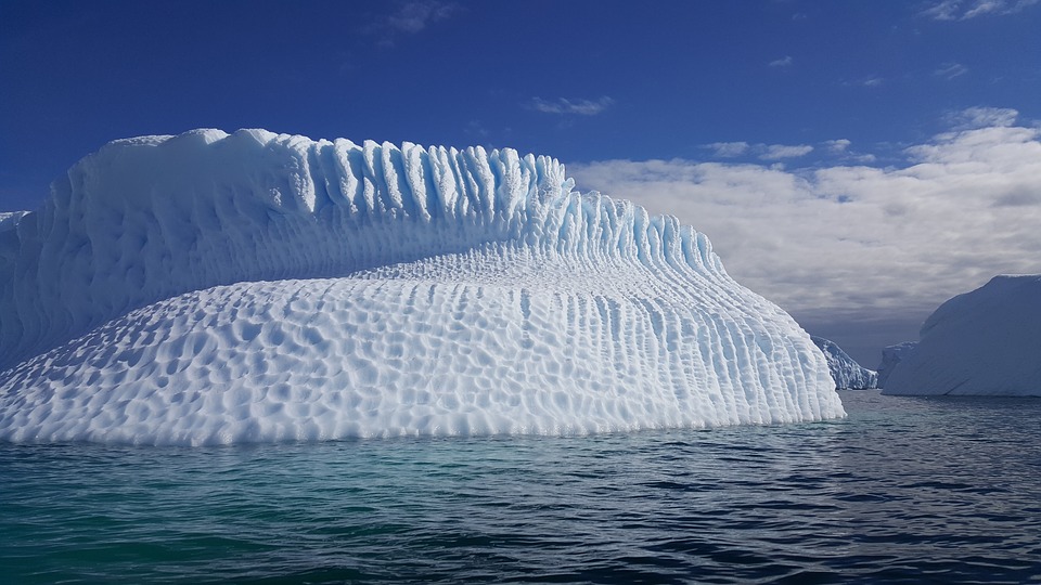 Над Антарктикой образовалась самая большая за десятилетие озоновая дыра